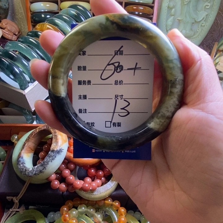 曲***幽蛇纹石玉未镶嵌手镯