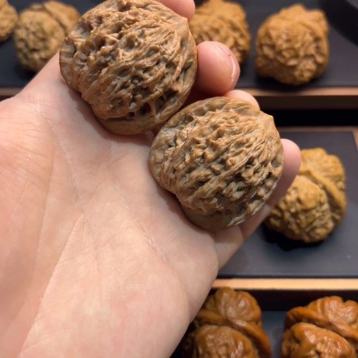 文玩核桃把件虎头42全品