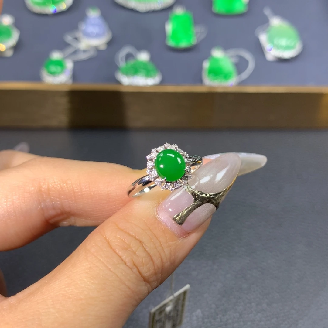 翡翠戒指18K金镶嵌翡翠