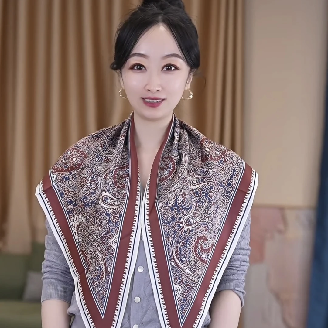 100桑蚕丝斜纹绸三角巾丝巾女气质时尚洋气真丝围巾红色腰果花