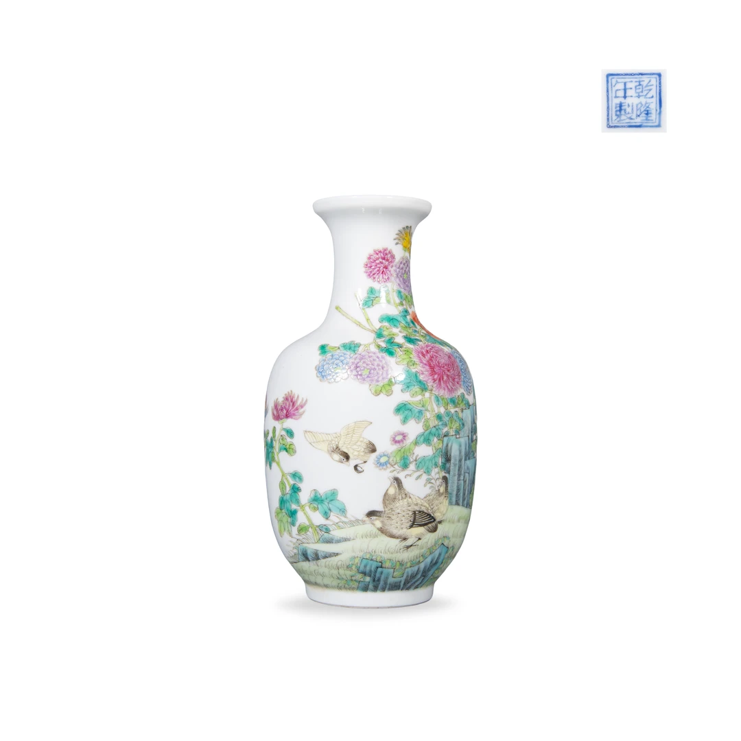 （预展）88.民国 珐琅彩洞石花鸟灯笼瓶