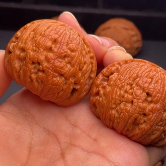 文玩核桃把件秦岭山脉核桃