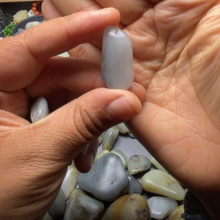 和田玉未镶嵌珠宝半成品