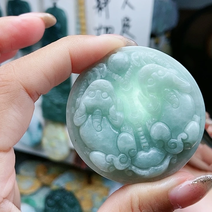 翡翠未镶嵌颈饰翡翠