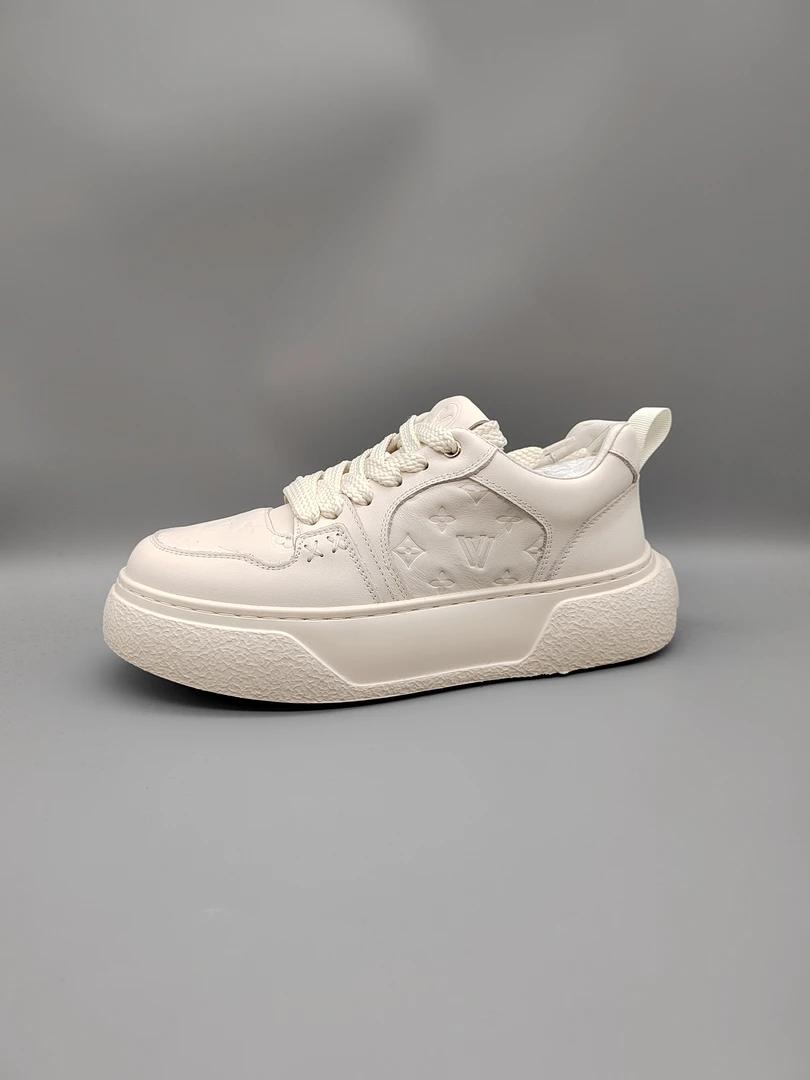 83990男士真皮舒适休闲时尚百搭透气潮鞋