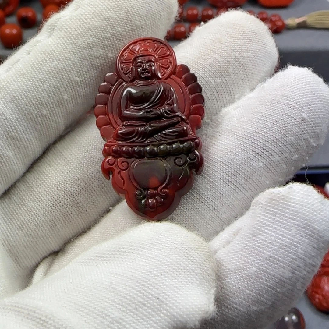 袁***伟南红玛瑙未镶嵌雕件