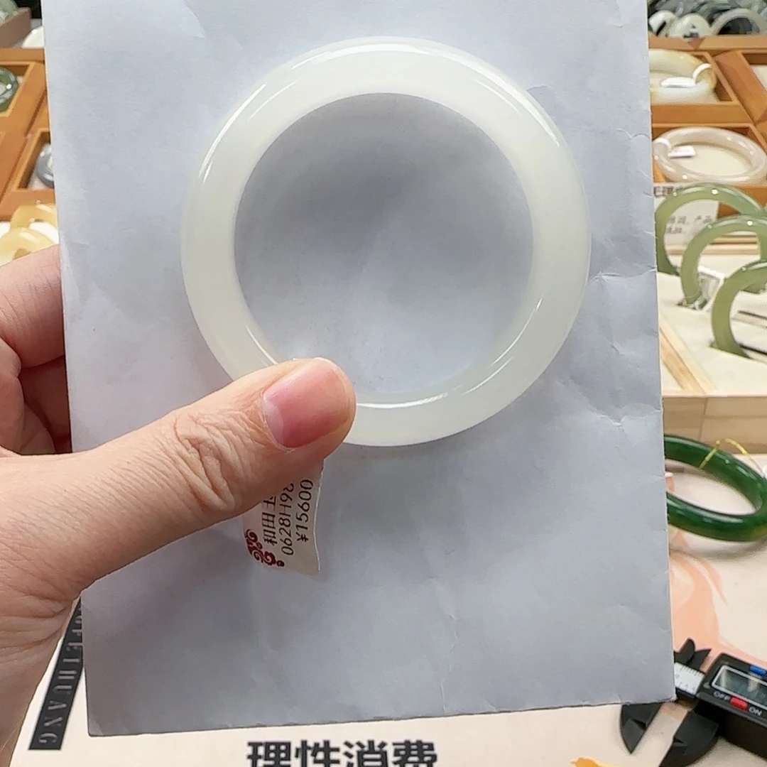 和田玉手镯未镶嵌52