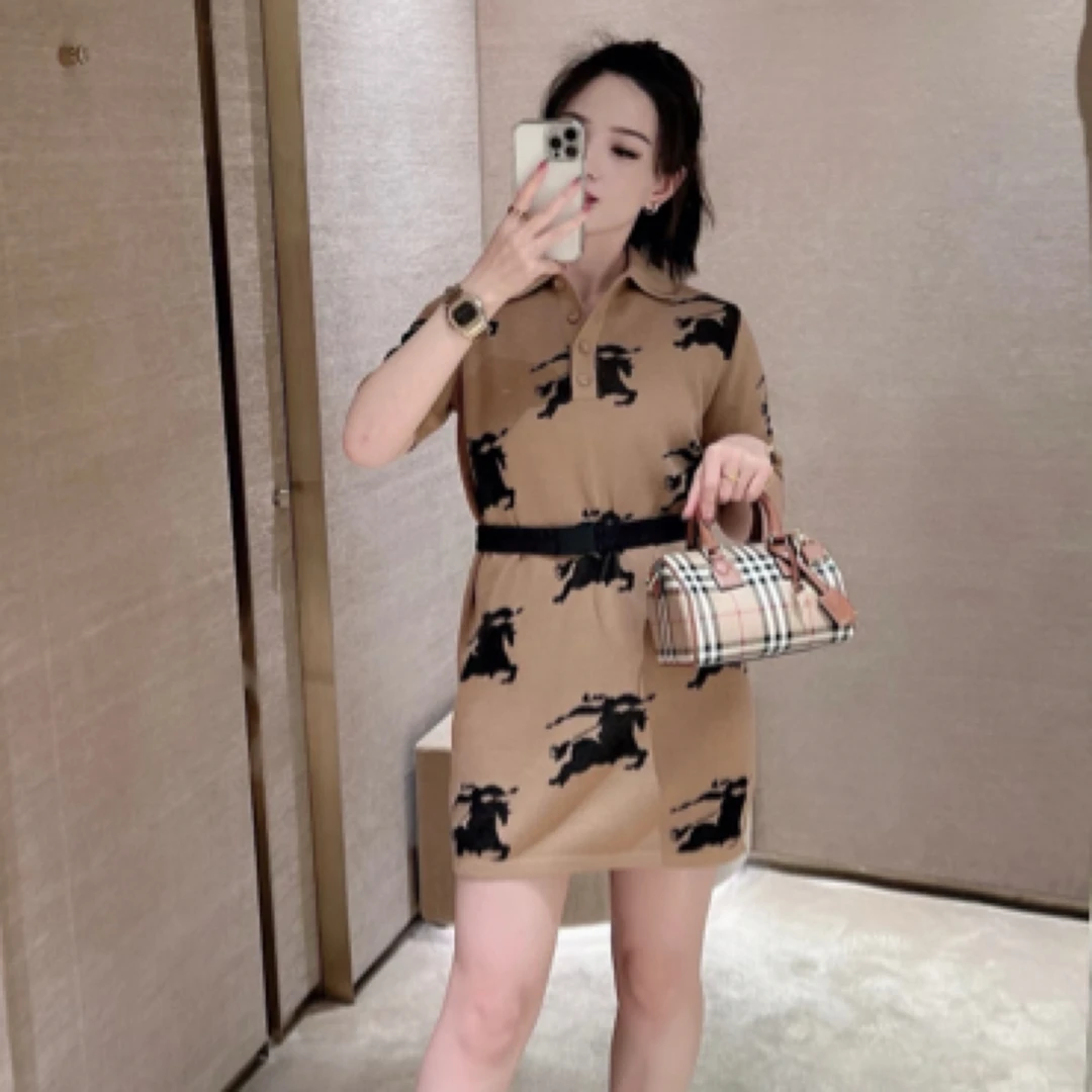 未使用 BURBERRY/博柏利 女士战马图案polo连衣裙WDR20016