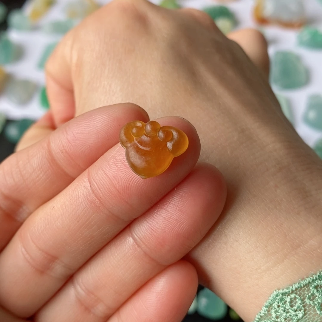 定制翡翠未镶嵌如意锁