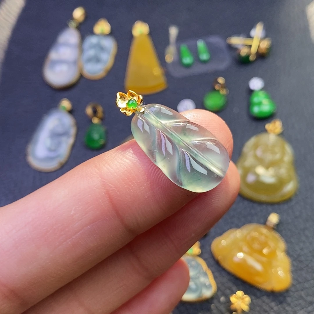 吊坠(不含链)18K金镶嵌翡翠