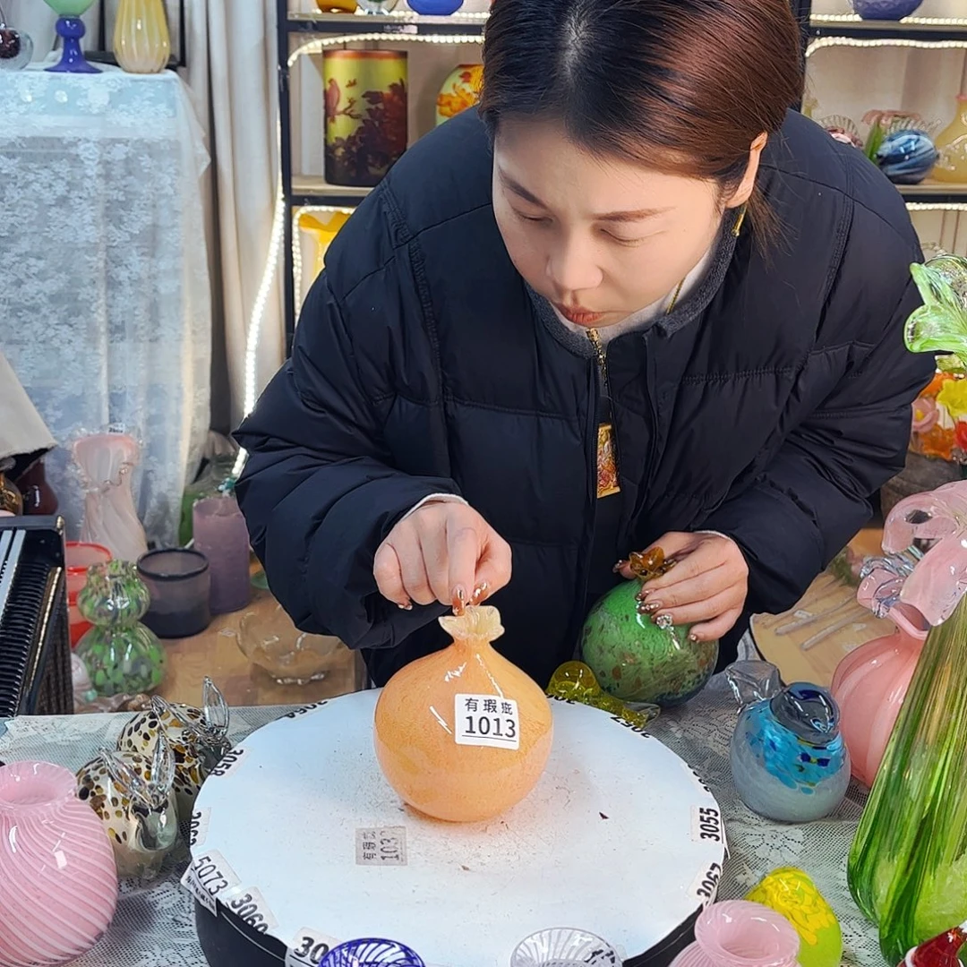 家悦琉璃花瓶摆件瑕