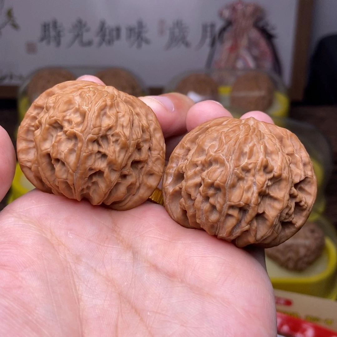 文玩核桃吊坠全品43尺磨盘红皮山地展台品