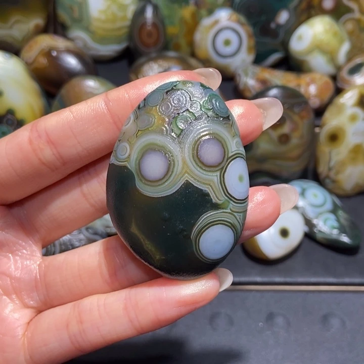 【闪购商品】未镶嵌玛瑙/玉髓珠宝奇石w w w