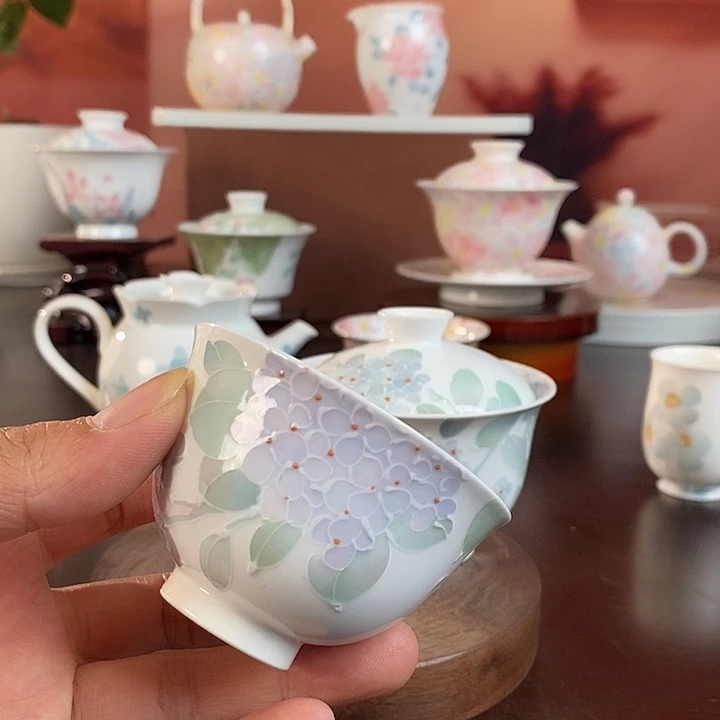 绣球花釉下品茗杯