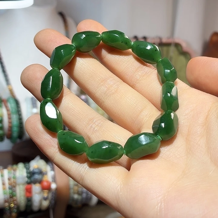 和田玉（碧玉）未镶嵌颈饰新疆碧玉随行 色辣料子油润 包容黑点