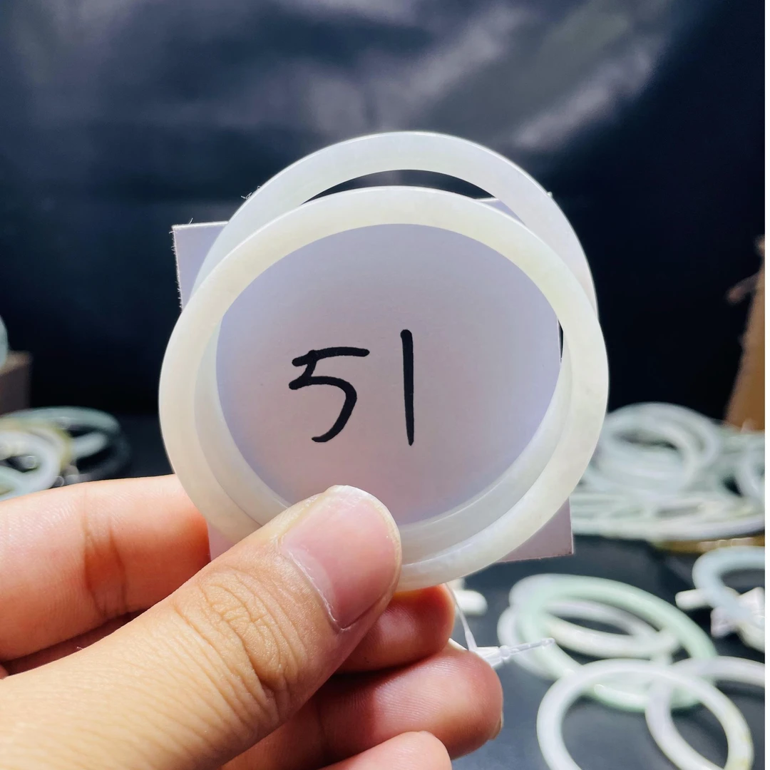 51圈口天然翡翠白月光手镯福利微瑕疵镯玉镯