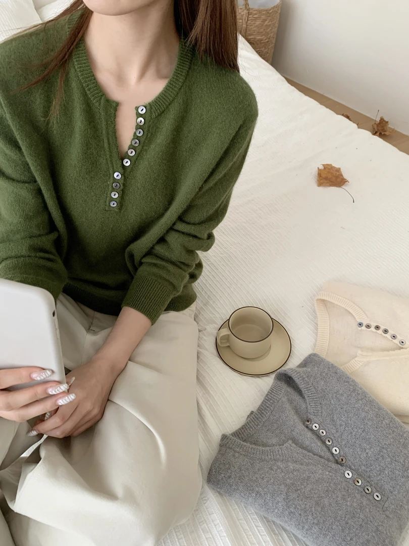 【玥玥家】不可机洗-加厚保暖-蜜熊绒时尚百搭修身显瘦长袖针织衫.