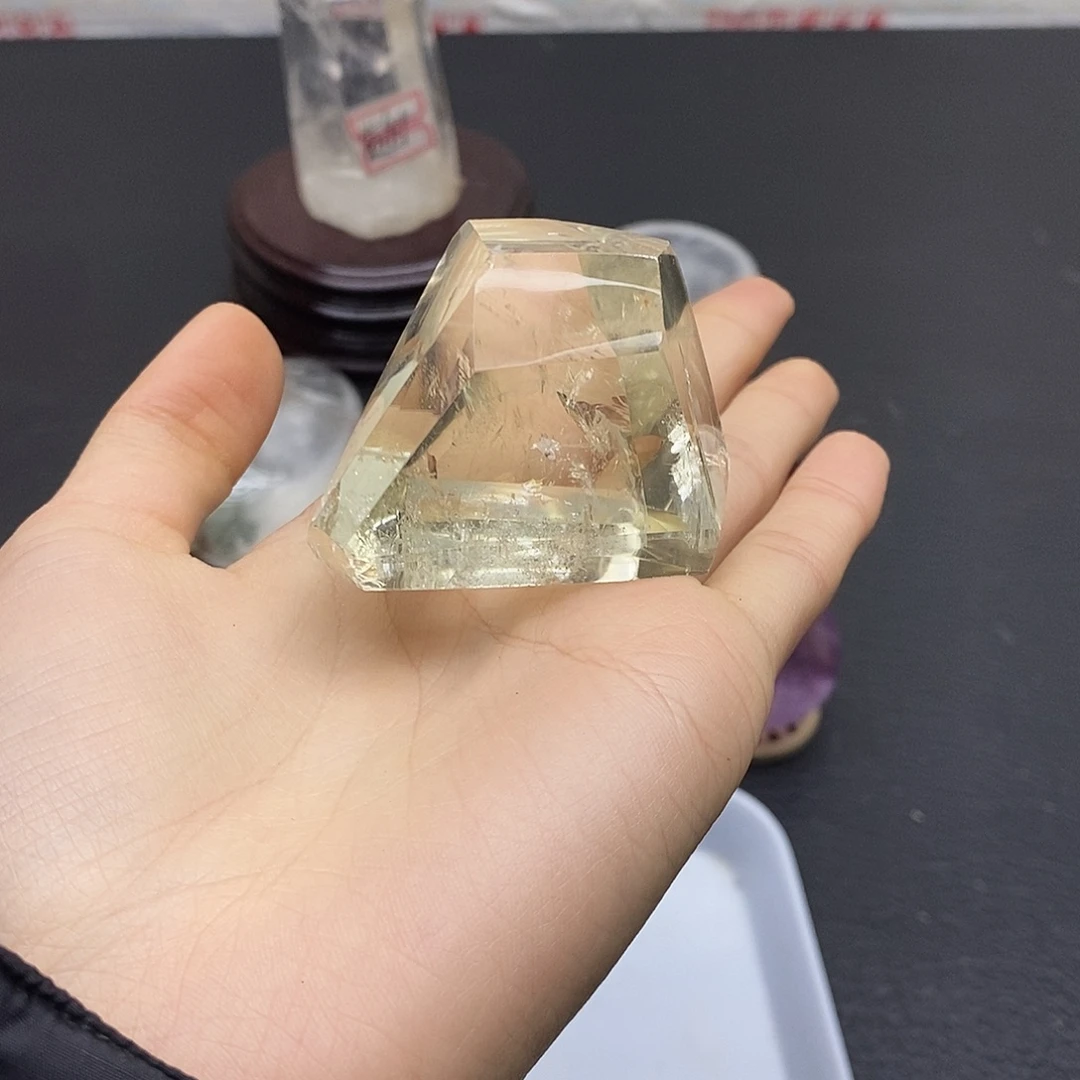 珠宝半成品水晶未镶嵌350水晶石