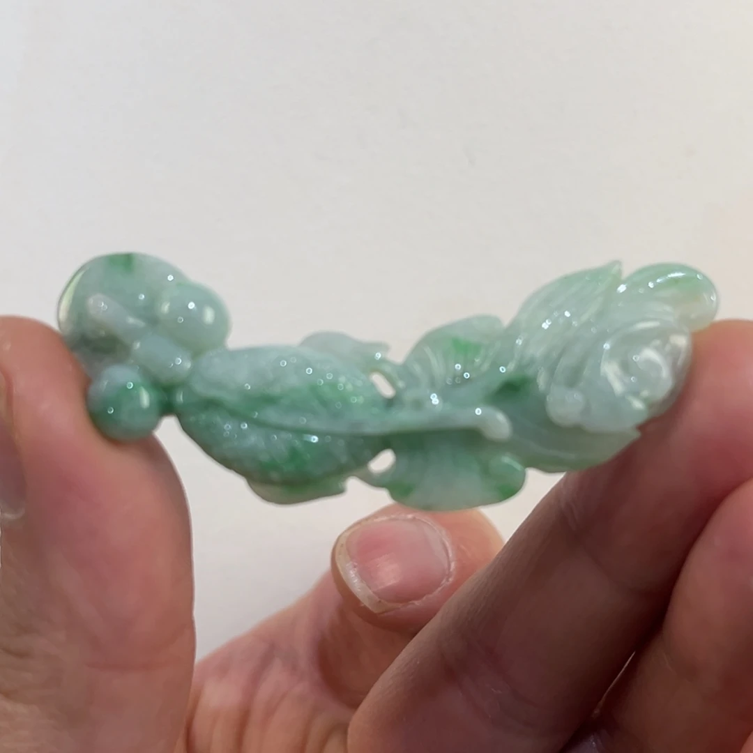 翡翠未镶嵌吊坠(赠链)郑*代编织