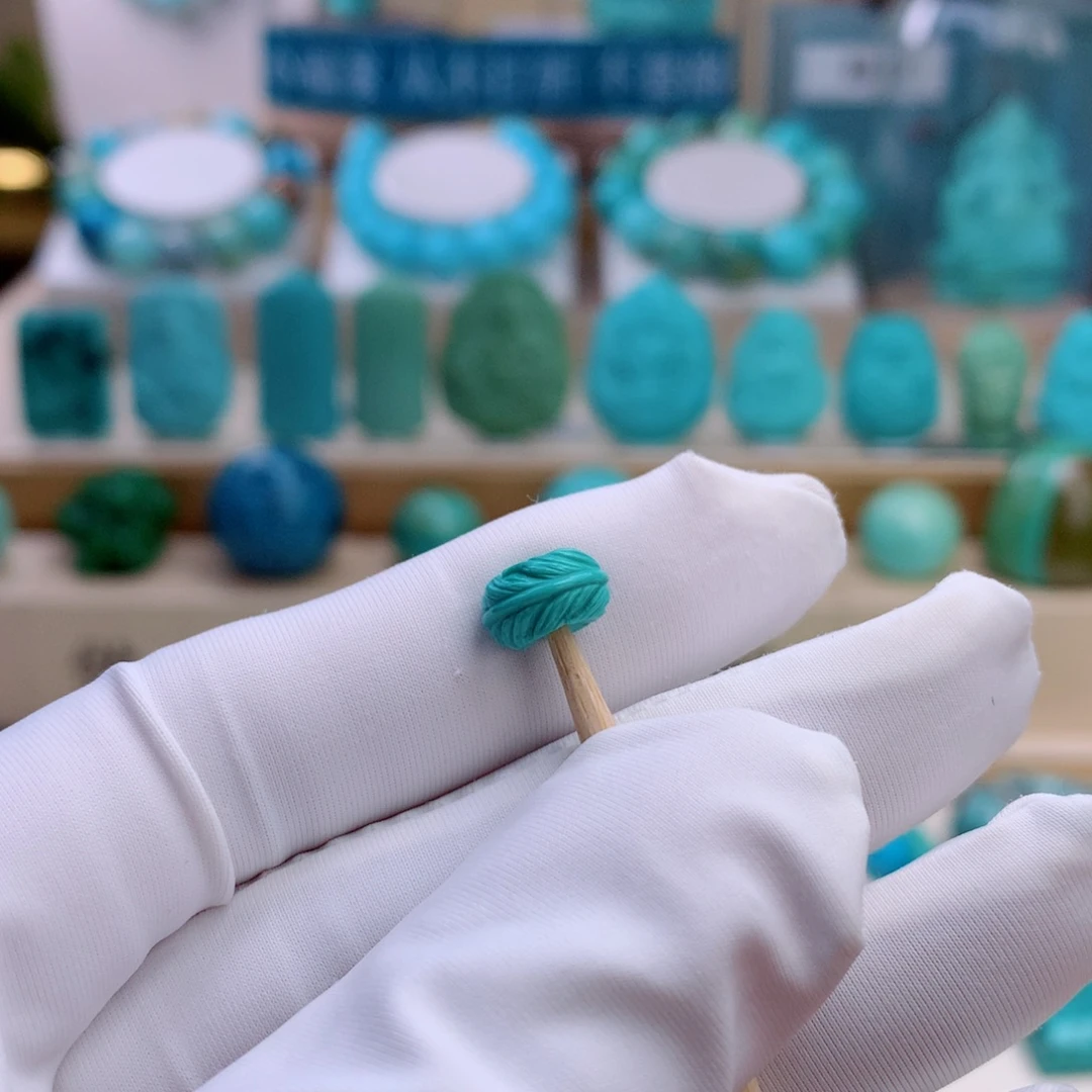 绿松石未镶嵌挂件