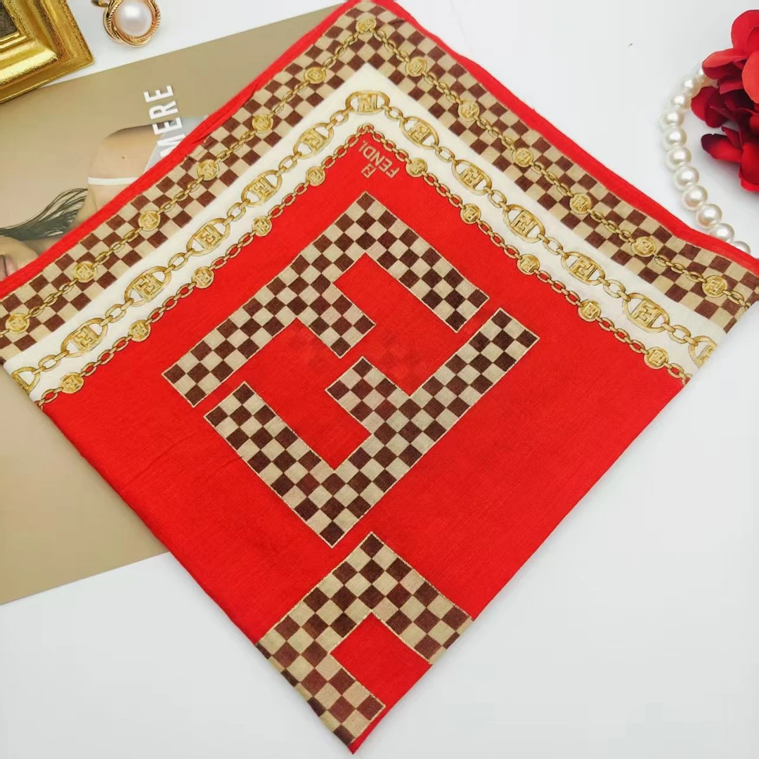 95新 FENDI/芬迪 海囤/芬迪/丝巾/YY05625