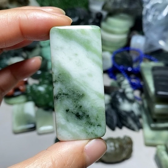 独山玉未镶嵌珠宝半成品