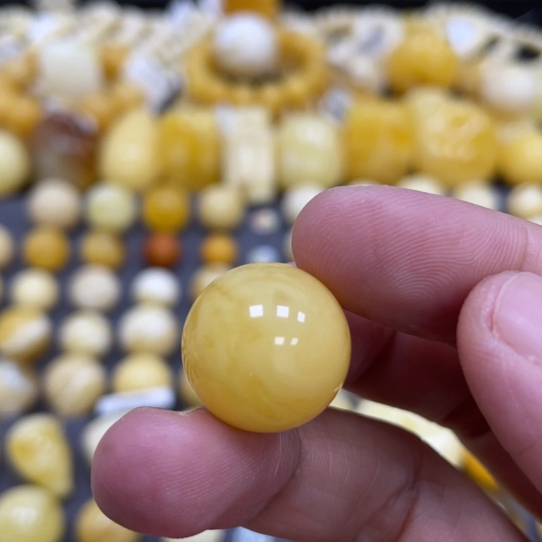 蜜蜡未镶嵌裸石17mm浓蜡