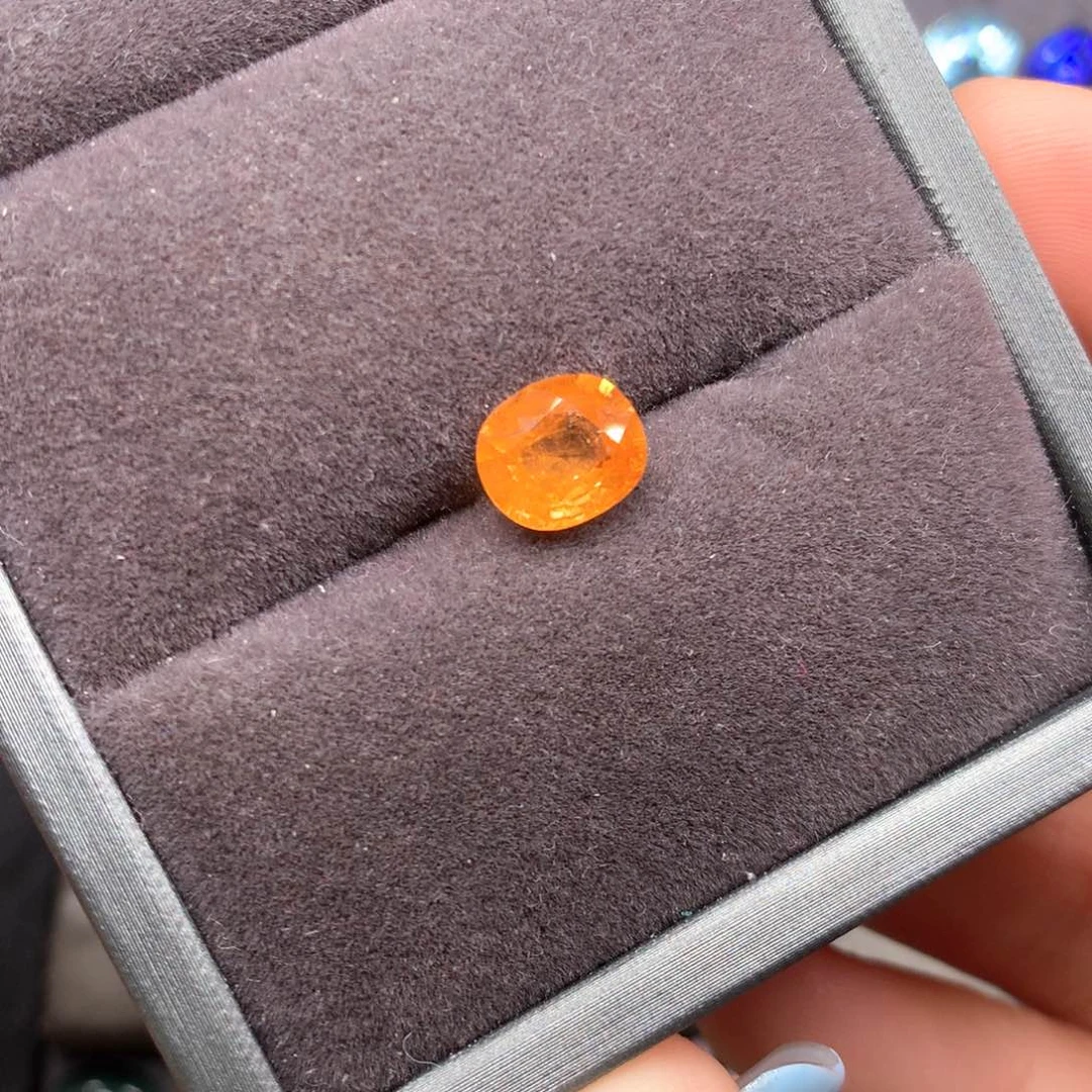 石榴石（芬达石）2.67克拉未镶嵌