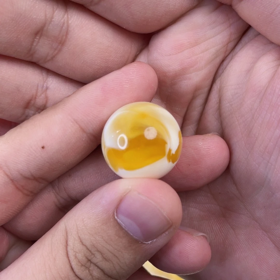 6***哥琥珀未镶嵌珠宝奇石