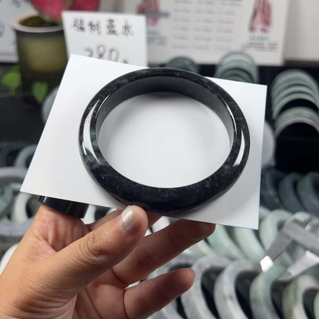 翡翠手镯未镶嵌特色绿乌鸡60圈口