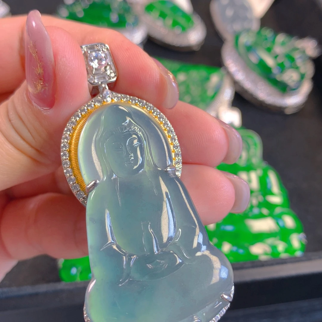 翡翠颈饰未镶嵌翡翠