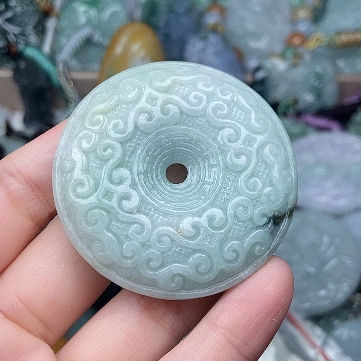 彩***姐翡翠未镶嵌颈饰翡翠