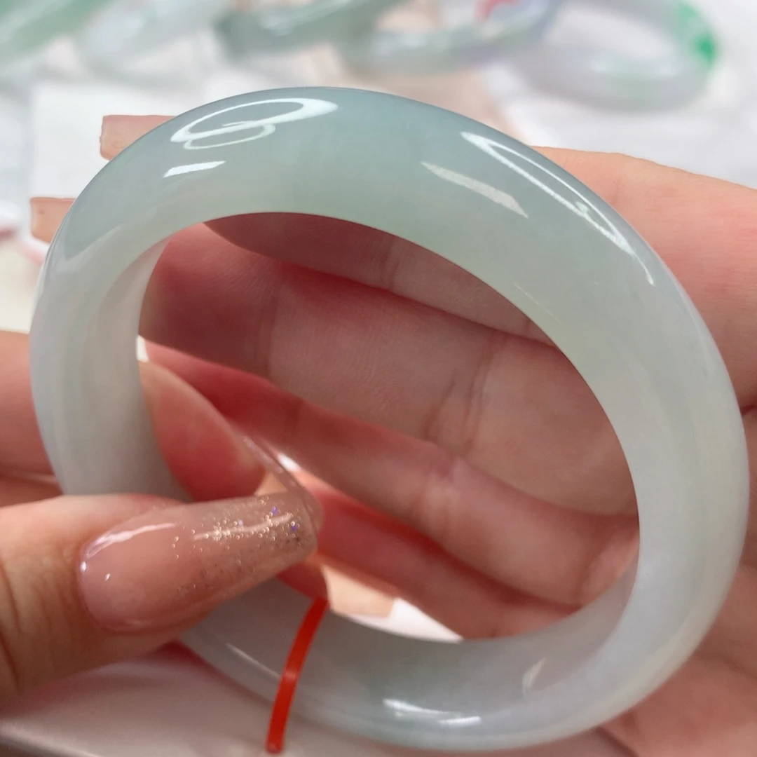 翡翠手镯未镶嵌57圈口