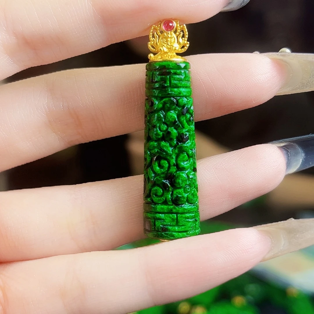 颈饰未镶嵌翡翠多样性