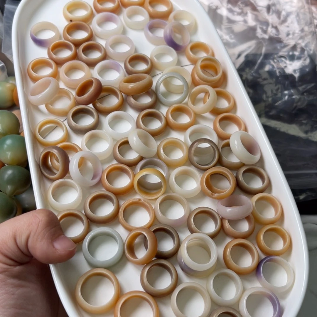 吊坠白玉菩提dx09/11-12内径微瑕5+5