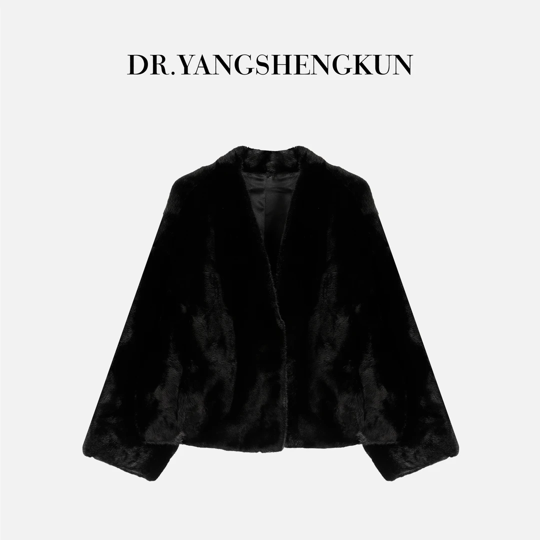 杨圣坤2025新品丹麦超宽横排贵妇宝嘉美V领水貂毛外套EY25101104