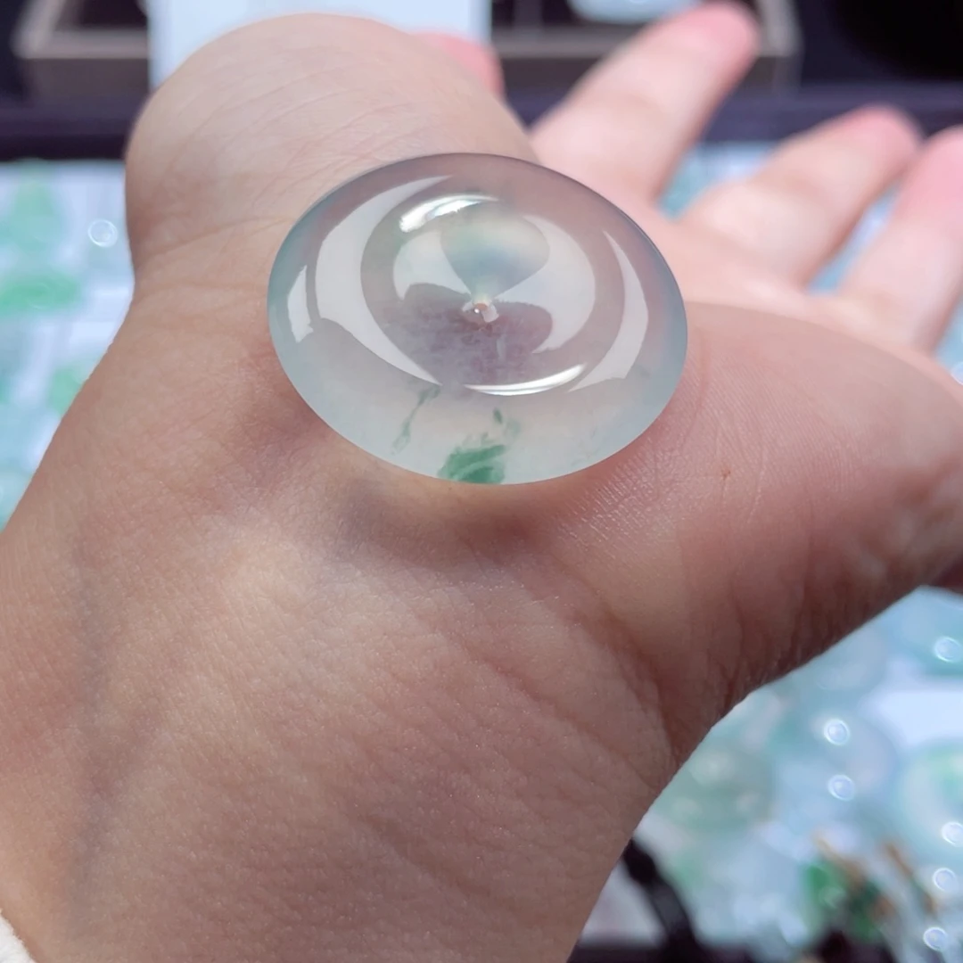 颈饰未镶嵌翡翠平安扣