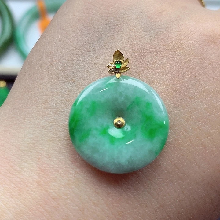 颈饰18K金镶嵌翡翠翡翠