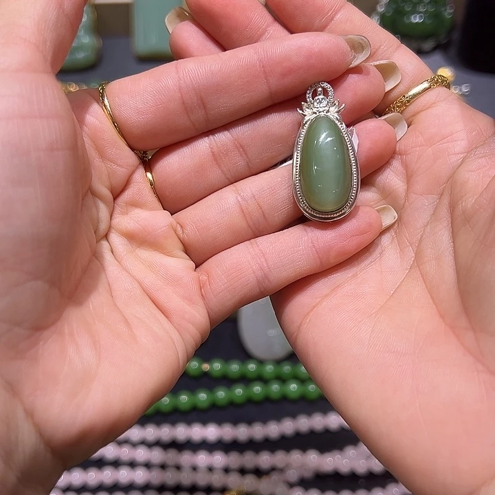 和田玉银S925镶嵌颈饰