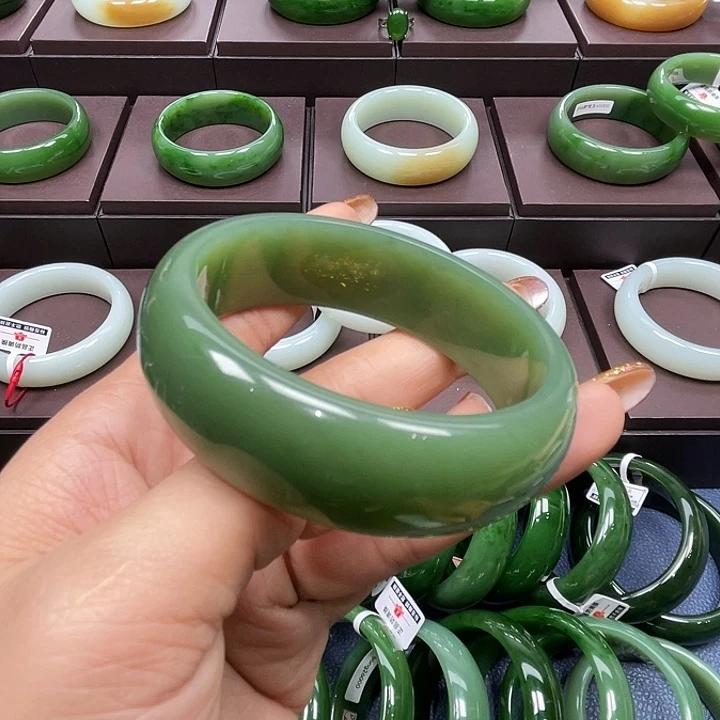 和田玉（碧玉）未镶嵌手镯