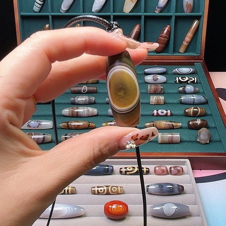 天***圆玛瑙/玉髓未镶嵌颈饰