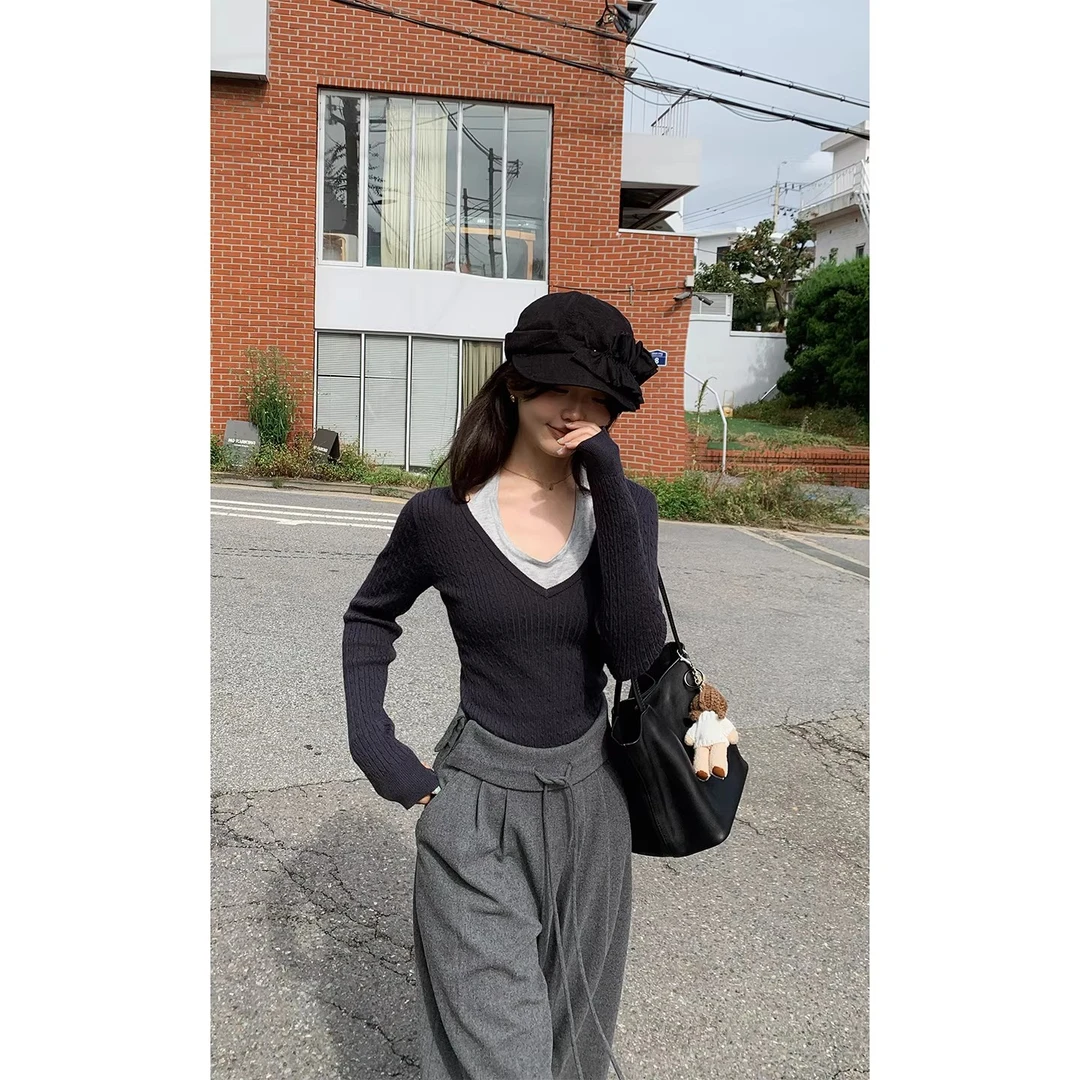 一三良品小个子修身显瘦拼色假两件v另挂脖针织衫女打底毛衣T5A53