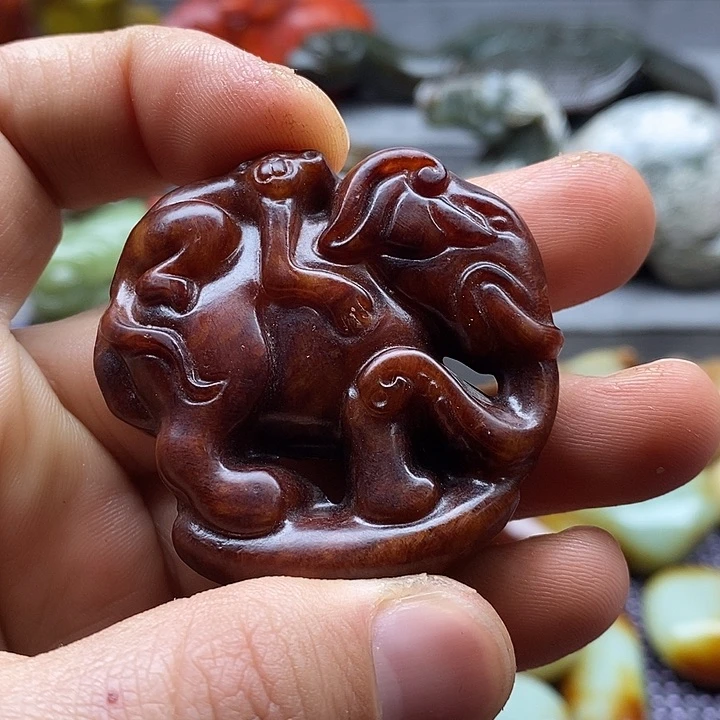 未镶嵌蛇纹石玉颈饰