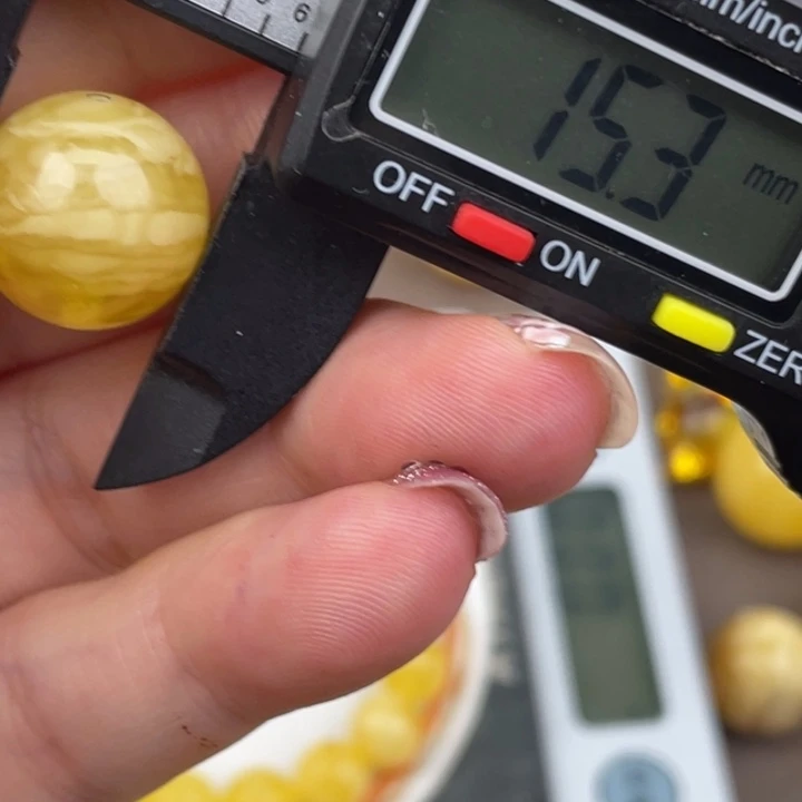 蜜蜡未镶嵌裸石702