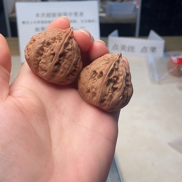 文玩核桃吊坠秋子