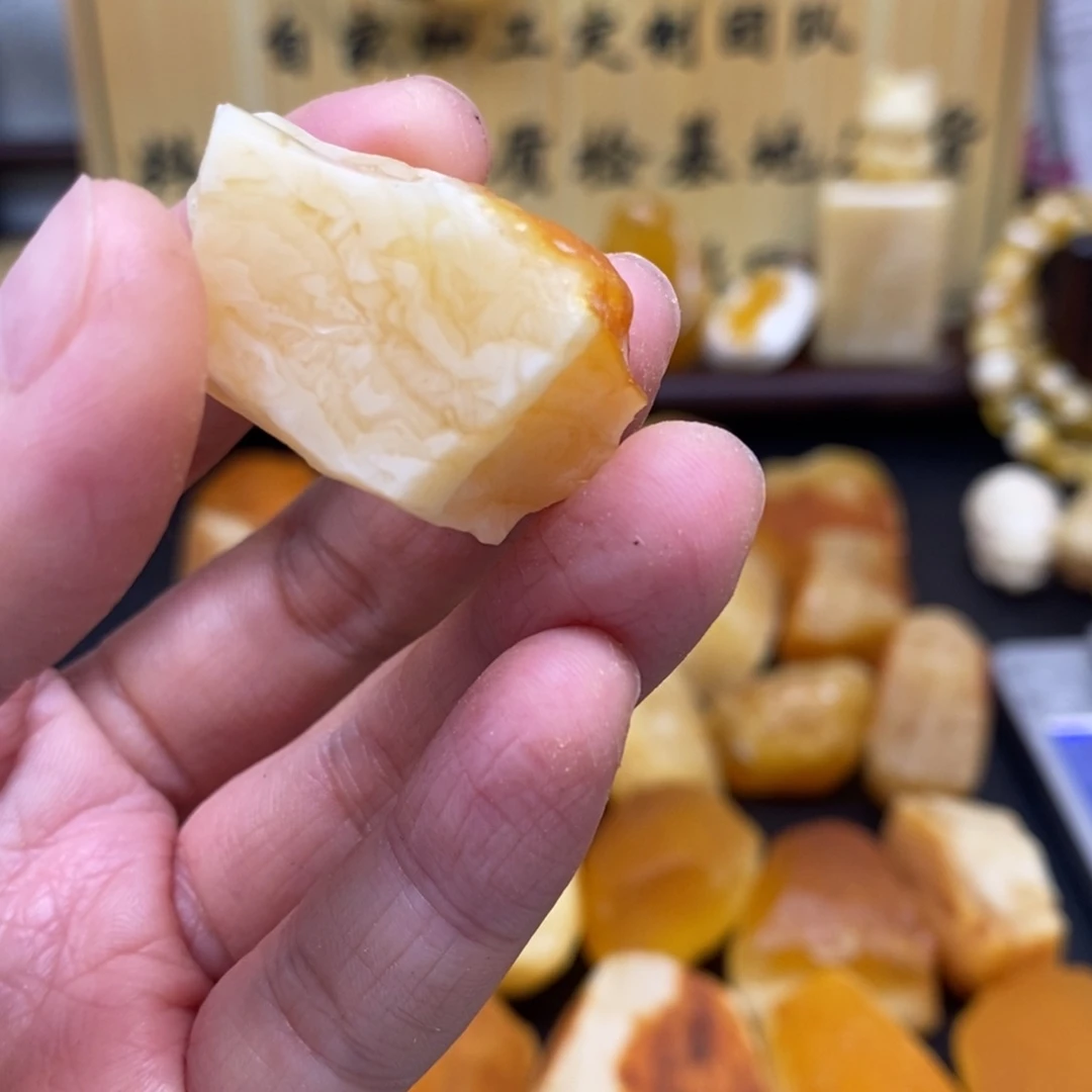 定制琥珀未镶嵌我**在天然蜜蜡原石加工不退不换