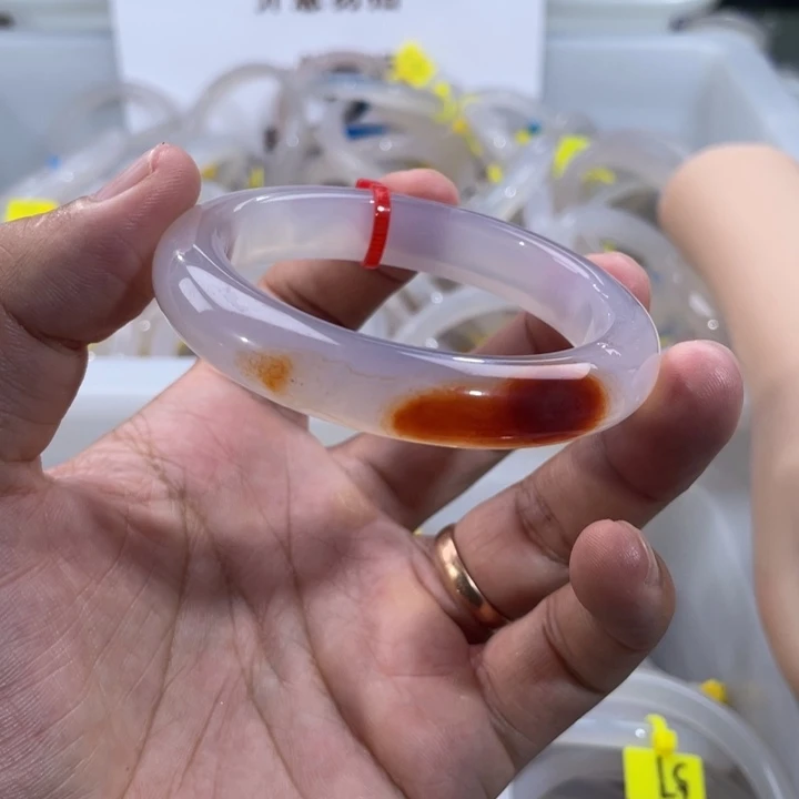手镯玛瑙/玉髓未镶嵌