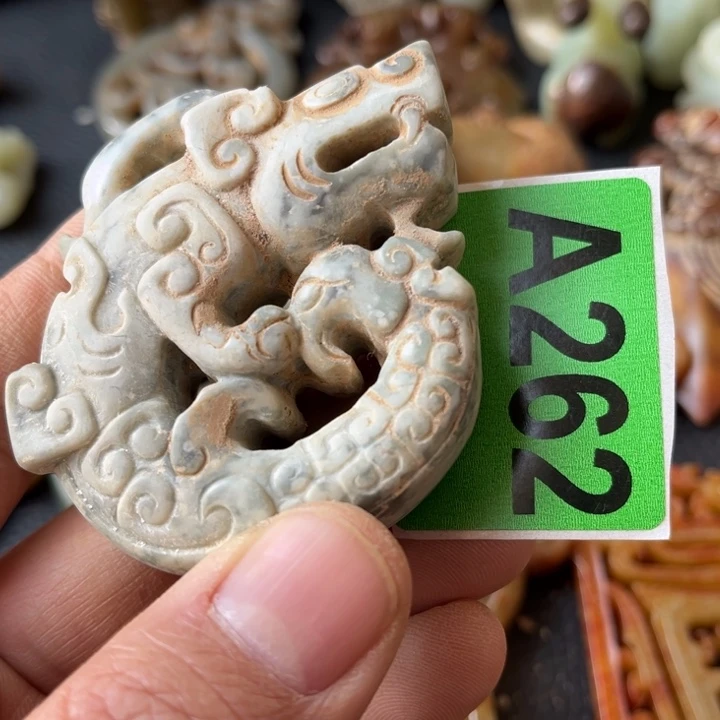 和田玉颈饰未镶嵌妙*