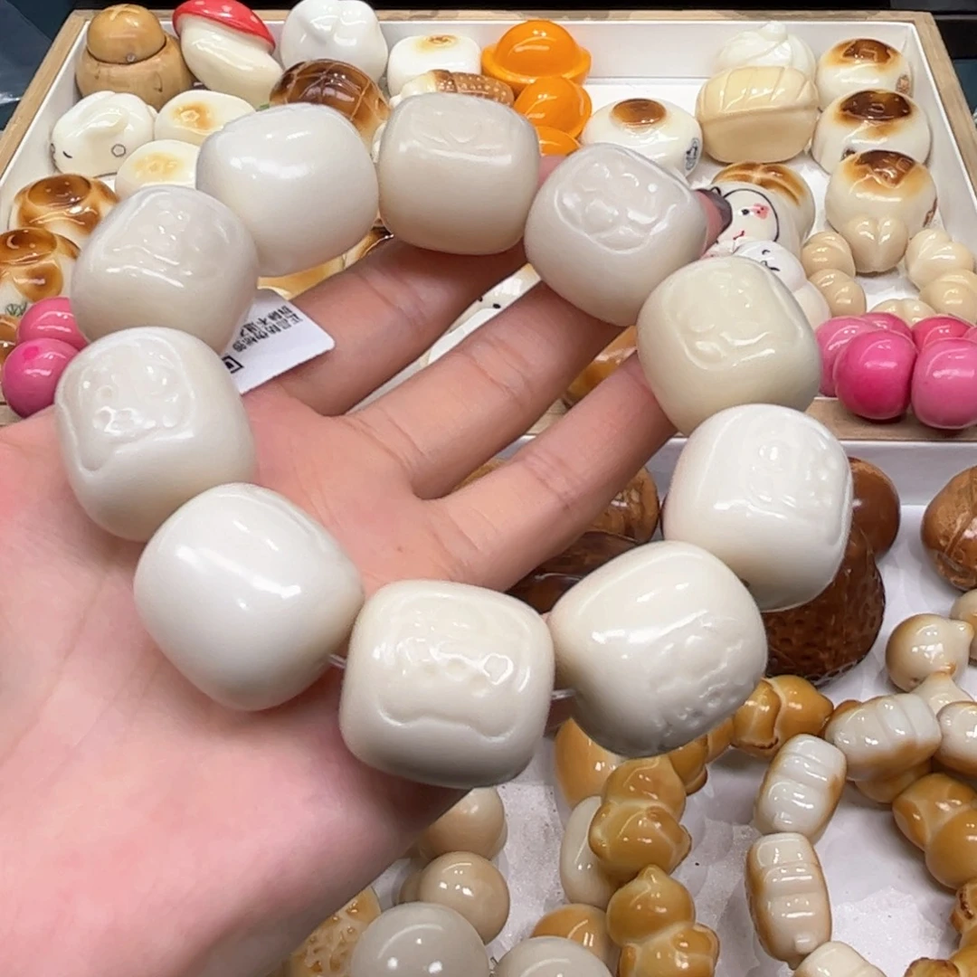 手串菩提根/象牙果9.16.28象牙果小熊桶珠微瑕