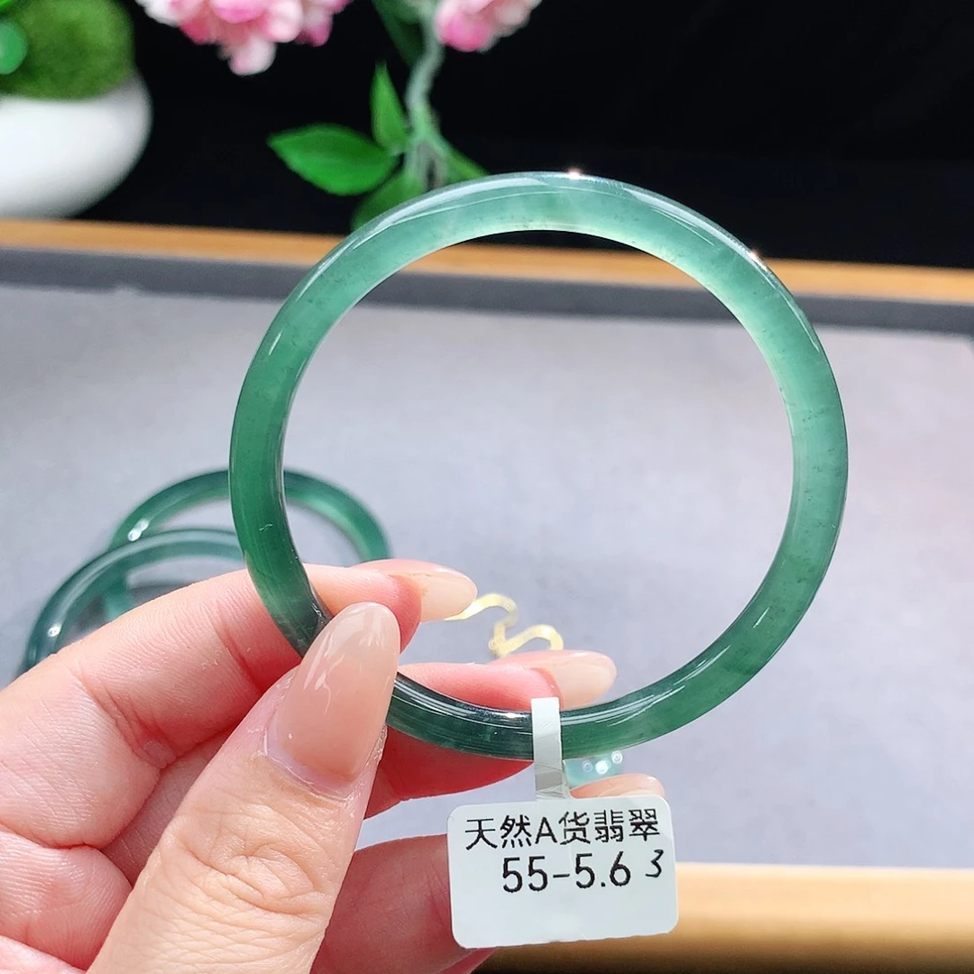 未镶嵌手镯（圆镯）翡翠